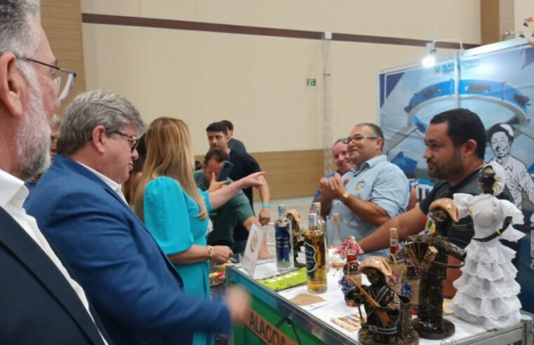 João Azevêdo participa da abertura da Expo Turismo Paraíba