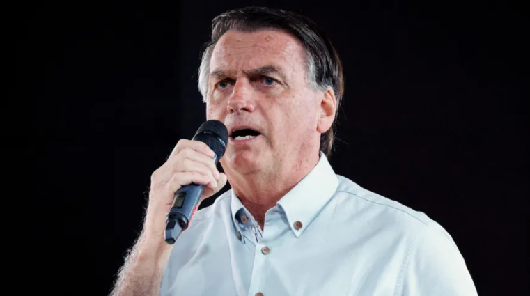 Bolsonaro chega à PF para depor sobre adulteração em cartão de vacina