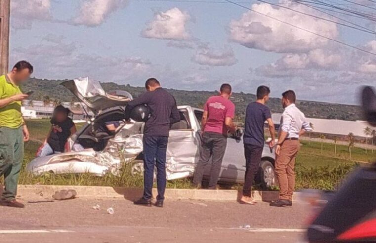 Colisão entre dois carros deixa 4 pessoas feridas no Conde/PB