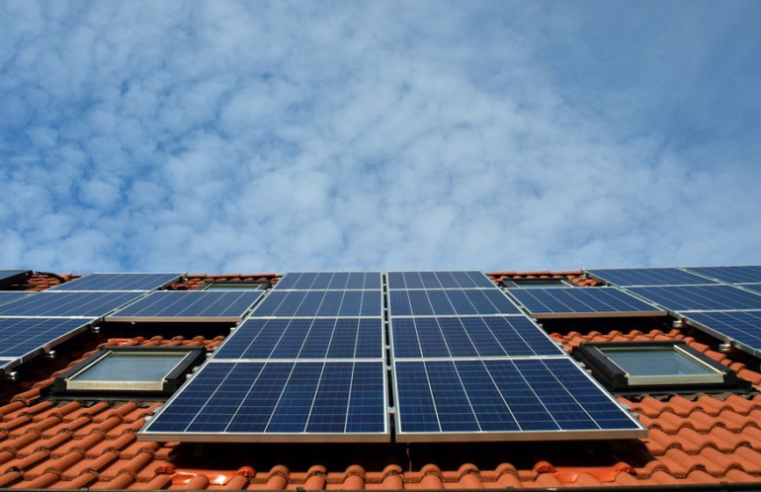 Programa vai oferecer R$ 4,5 milhões em empréstimos para empresas instalarem energia solar na PB