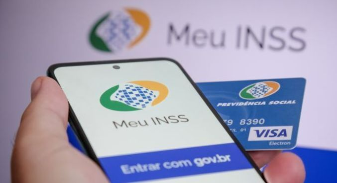 Moraes manda suspender processos sobre ‘revisão da vida toda’ do INSS