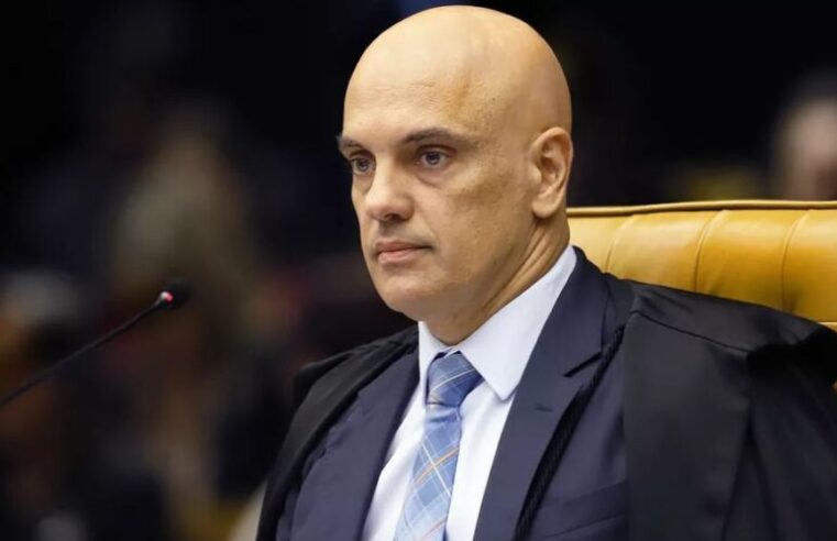 Alexandre de Moraes solta envolvidos em fraude de cartões de vacina de Bolsonaro