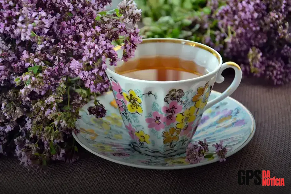 Os melhores chás para acalmar a mente e relaxar