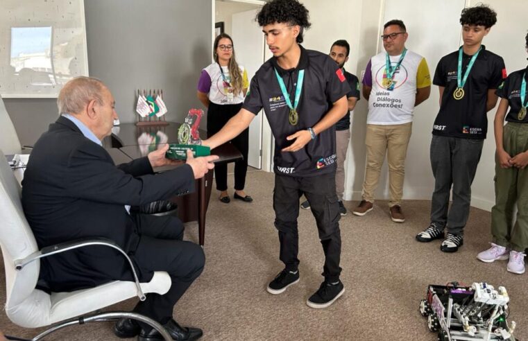 Presidente da FIEPB recebe alunos da Escola SESI premiados em Festival Nacional de Robótica