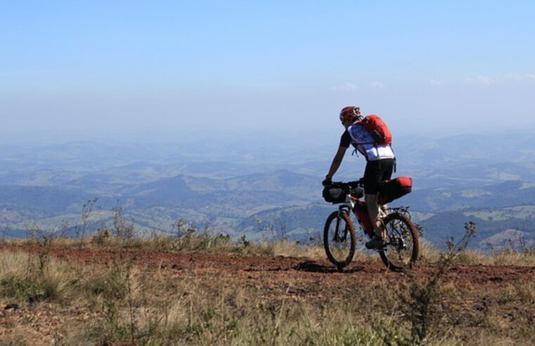 Cicloturismo traz conexão entre natureza e cultura no Brasil