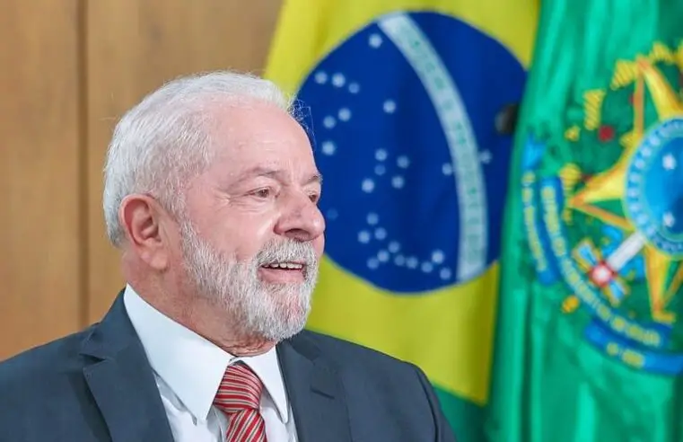 Lula afirma que vai comprar novo avião presidencial após problema técnico com aeronave no México