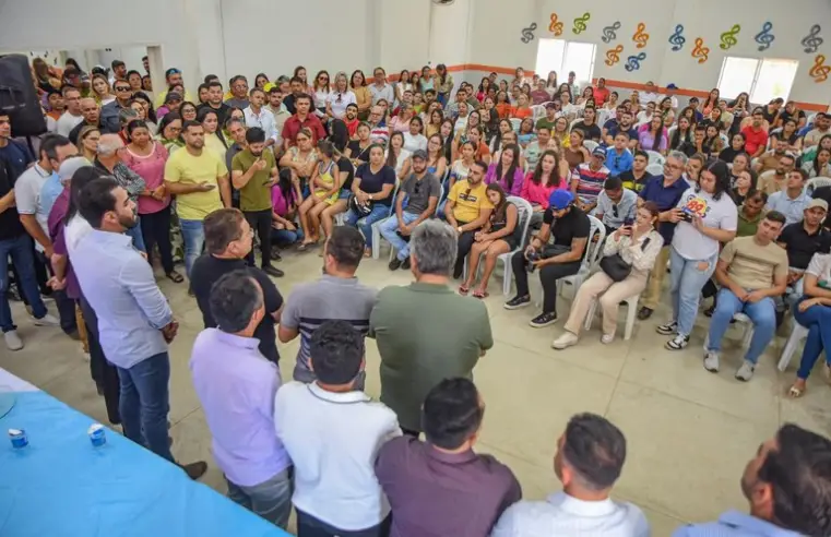 No exercício do Governo, Adriano participa de assinaturas de contratos do Empreender PB em Cuité