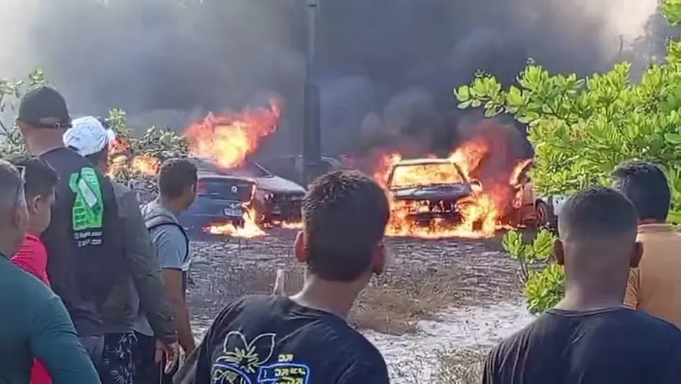 Fogo em Carros Durante Procissão em Barra de Mamanguape Causa Pânico e Destruição; Mais de Dez Veículos Atingidos