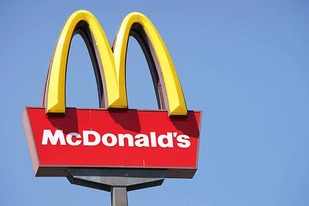 McDonald’s Abre 30 Vagas de Emprego em João Pessoa: Oportunidades para Primeiro Emprego e Desenvolvimento Profissional