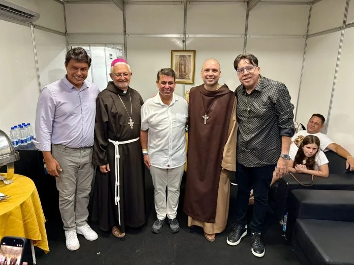 Câmara de João Pessoa Homenageia Frei Gilson, Ícone Gospel, com Título de Cidadão Pessoense em Celebração Emocionante