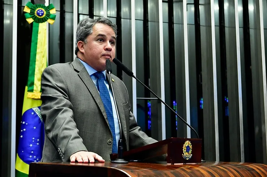 Efraim Filho Pede Urgência em Projeto que Impede Desapropriação de Terras Produtivas no Brasil