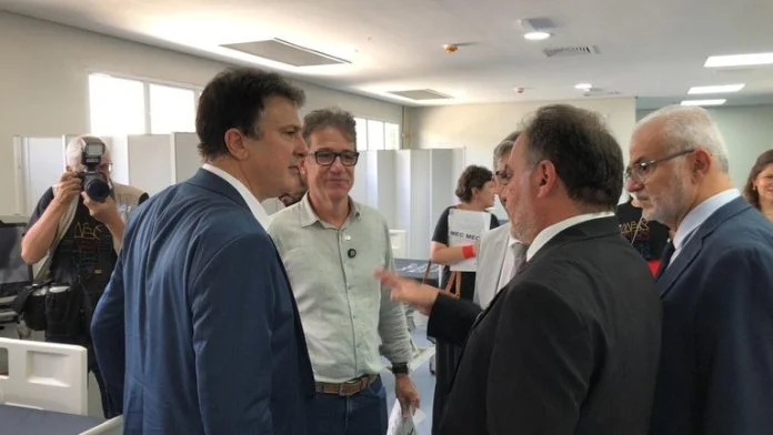Ministro Camilo Santana Inaugura UTI Adulto e Reforma Pediátrica no HUAC-UFCG com Investimento de R$ 7,4 Milhões