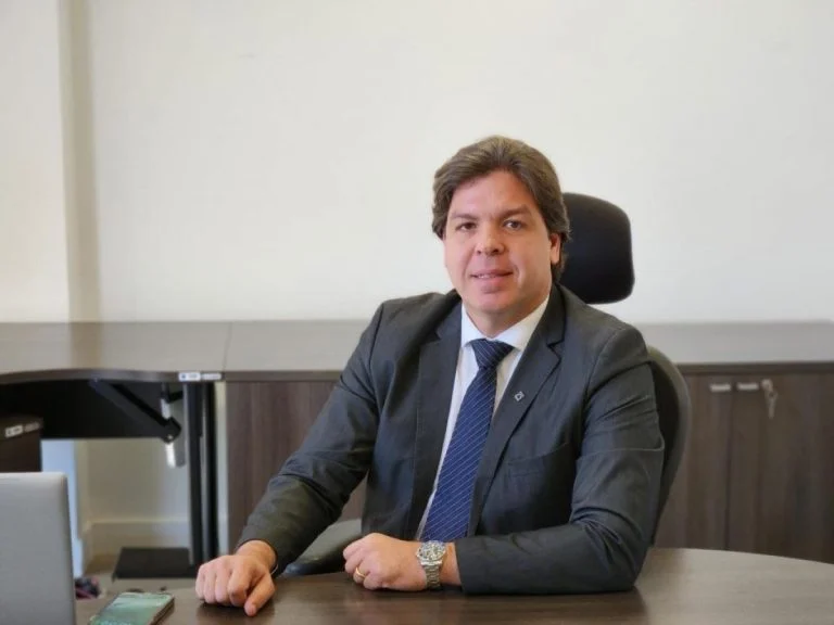 Ministro das Comunicações Visita João Pessoa: Foco em Fortalecimento da Indústria Paraibana e Diálogo com Setor Produtivo