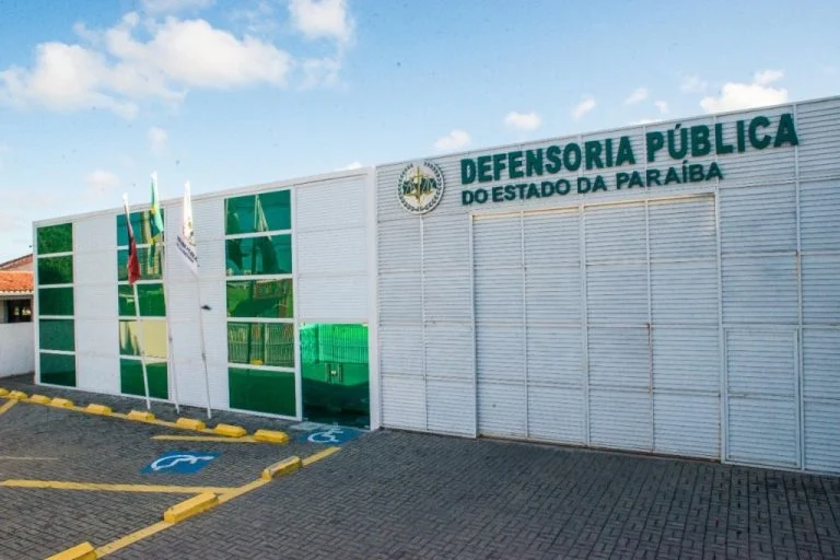 Açude Velho em Crise: Defensoria Pública cobra ações urgentes da Prefeitura de Campina Grande após mortandade de peixes