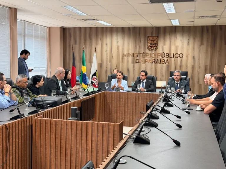 Operação Orla Limpa: Grupo de Trabalho Lança Canal de Denúncias para Combater Irregularidades Sanitárias na Orla de João Pessoa