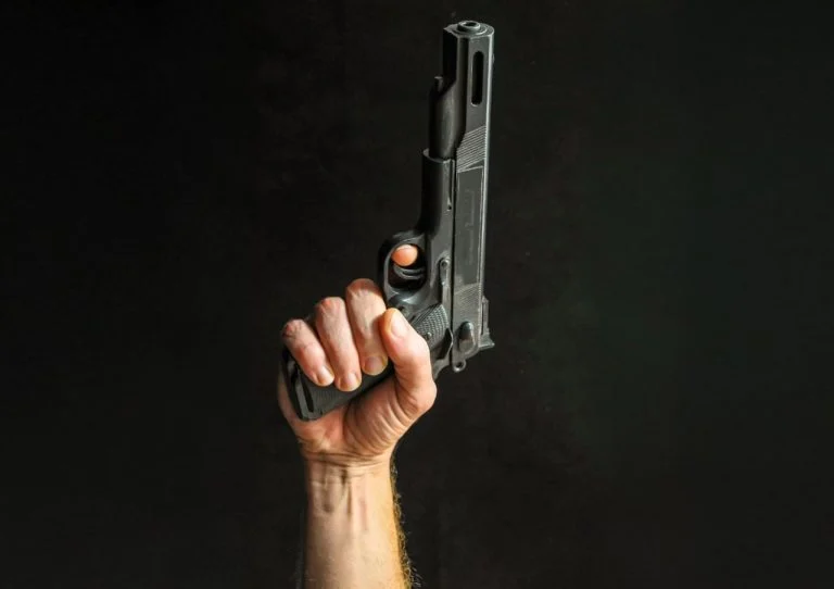 Assalto a Clube de Tiro em Esperança: Criminosos Levaram 50 Armas, 3 Mil Munições e Coletes Balísticos em Roubo Chocante
