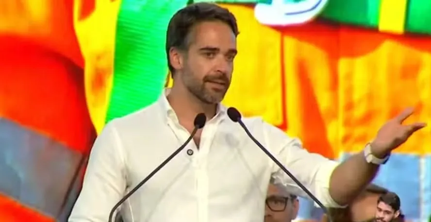 Petistas Hostilizam Eduardo Leite em Evento com Lula: “Este é o amor que venceu?”