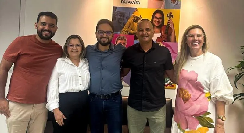 Tibério Limeira, pré-candidato a deputado, fortalece base política em Bayeux com apoio de ex-vice-prefeito e vereadora
