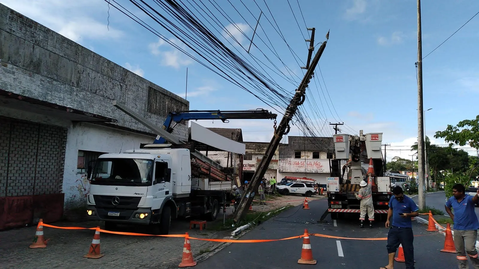 Paraíba registra quase 650 colisões de veículos em postes em 2025: João Pessoa lidera ranking e custos podem chegar a R$ 30 mil