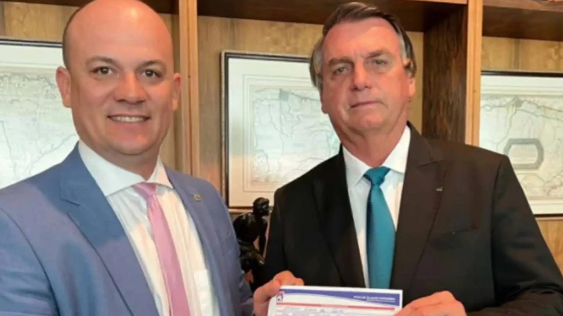 Bolsonaro pede autorização a Moraes para receber visita de Cabo Gilberto e outros políticos na Papuda