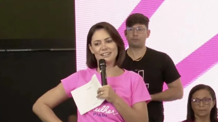 Michelle Bolsonaro causa rebelião no PL: Apoio a Carol de Toni irrita Valdemar Costa Neto e filhos de Bolsonaro