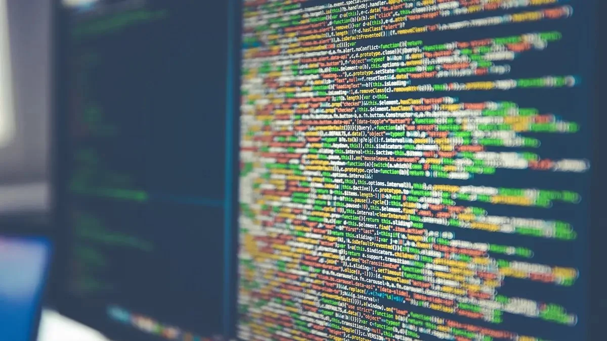 Crimes Cibernéticos Disparam 28,4% em 2025: Abuso Infantil e Misoginia Lideram Denúncias na Internet