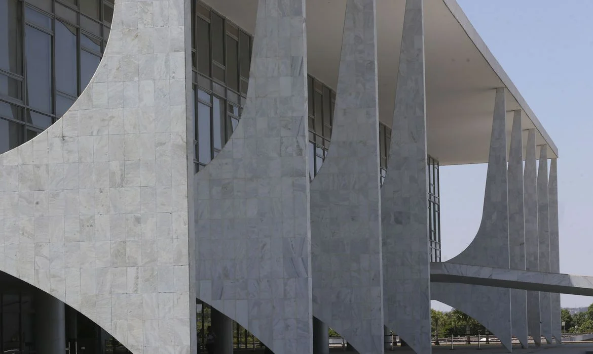 Governo Lula em Alerta: Gastos Superam Arrecadação em Menos de 2 Meses em 2026, R$ 100 Bilhões no Vermelho