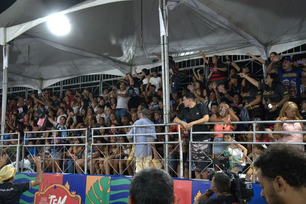 Carnaval Tradição em João Pessoa: Arquibancada Cede e Adia Desfiles, Veja Novas Datas e Premiações