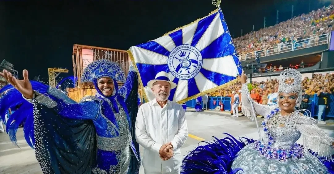 62% dos Brasileiros Vêem Desfile de Escola de Samba em Homenagem a Lula como Propaganda Eleitoral Antecipada, Diz Pesquisa