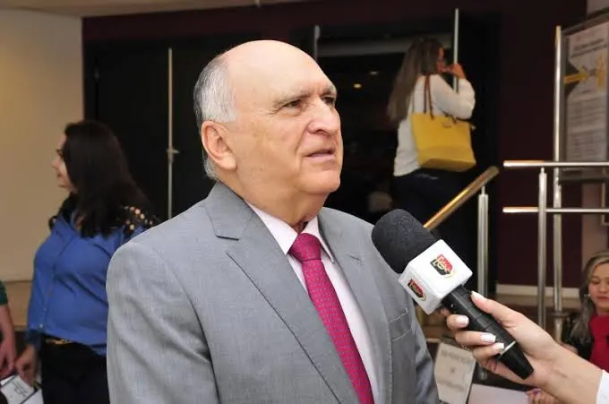 Aposentadoria Antecipada de Nominando Diniz Abre Vaga no TCE-PB; Deusdete Queiroga é Apontado para Sucessão e Assembleia Terá Mais Poder