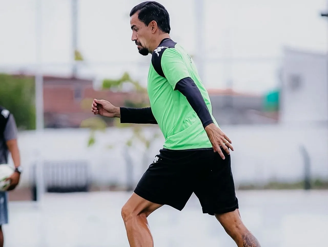 Botafogo-PB Anuncia Contratação do Zagueiro Saimon, Veterano de 35 Anos, Para Fortalecer a Defesa na Série C e Copa do Nordeste