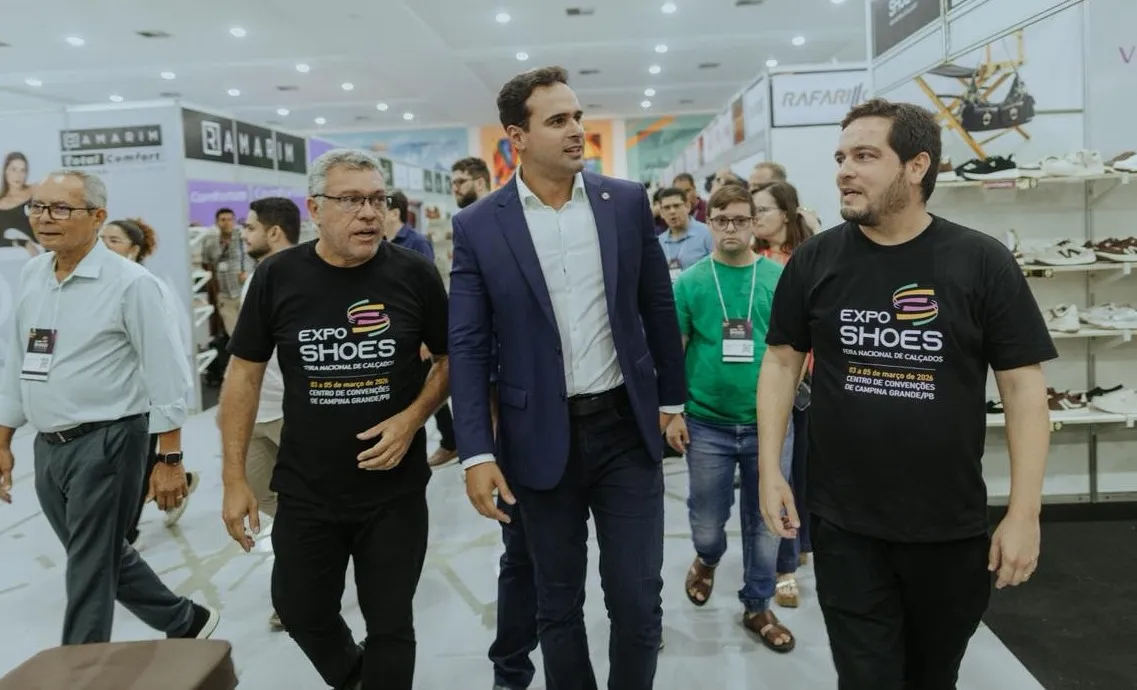 Lucas Ribeiro Impulsiona Campina Grande: Vice-Governador Inspeciona Obra Estratégica e Abre Expo Shoes com R$ 50 Milhões em Negócios