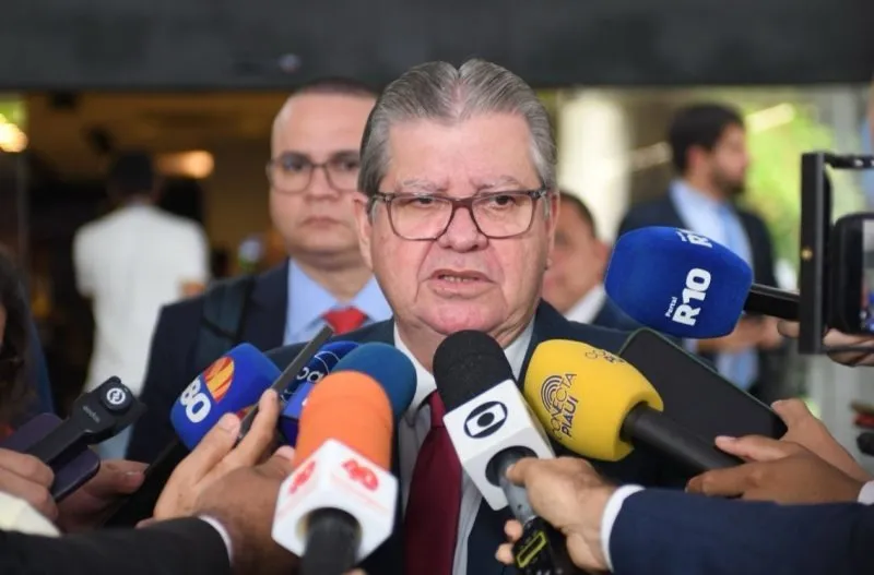 João Azevêdo em João Pessoa: Entrega de 96 casas e formatura de 108 profissionais fortalecem habitação e saúde paraibana