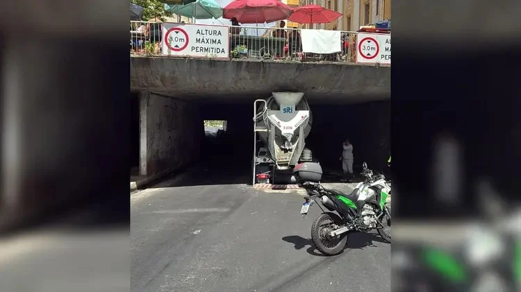 Caminhão Preso em Túnel no Centro de João Pessoa Causa Caos no Trânsito: Entenda o Que Aconteceu e Os Impactos