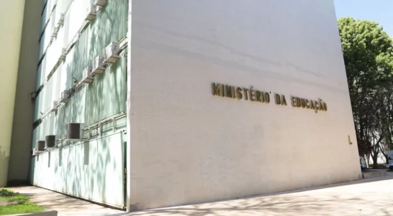 MEC impõe punição severa a faculdades de medicina na Paraíba por baixo desempenho no Enamed: veja quais são e as consequências