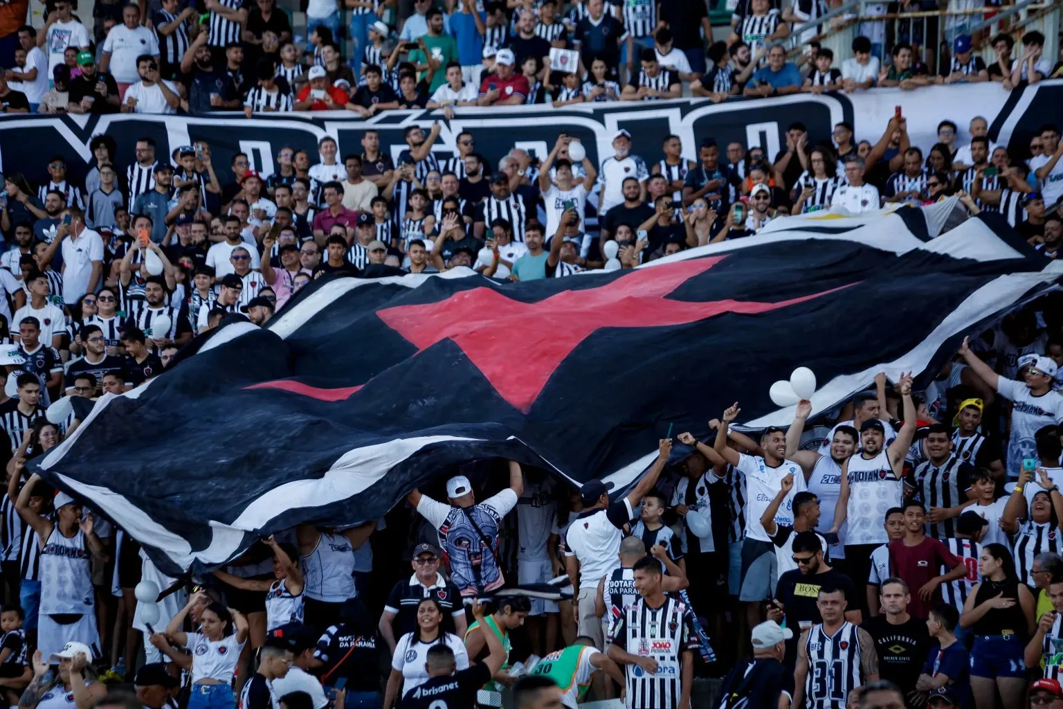 Botafogo-PB planeja desfile em trio elétrico em João Pessoa com jogadores para celebrar título paraibano, veja o roteiro da festa!
