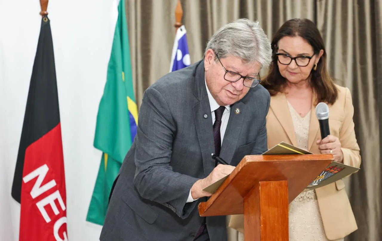 João Azevêdo e UFPB firmam parceria crucial para a recuperação de prédios históricos e a revitalização do Centro de João Pessoa