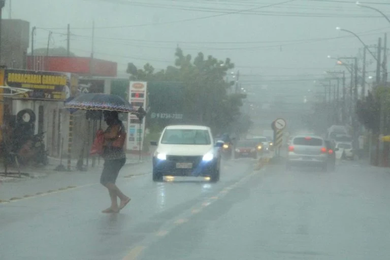 Alerta de Chuvas Intensas na Paraíba: Veja Lista de Cidades Sob Risco e Novidades do Imposto de Renda 2026