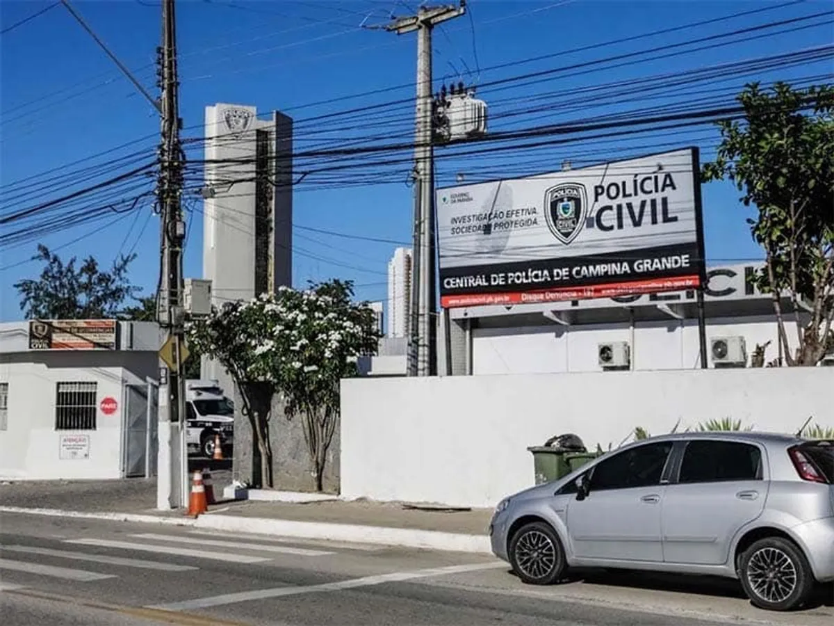 Cuidadora presa em flagrante por agredir idoso em Campina Grande