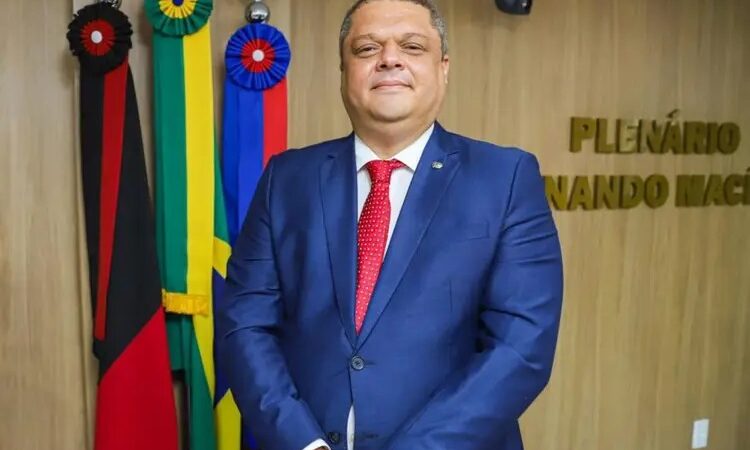 Eleição em Cabedelo: diplomação mantida, mas prefeito eleito segue afastado