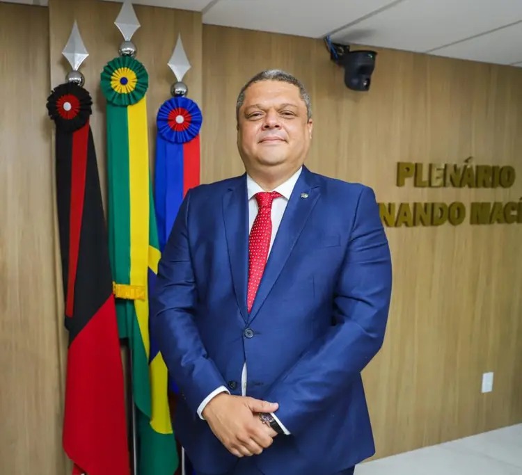 Eleição em Cabedelo: diplomação mantida, mas prefeito eleito segue afastado