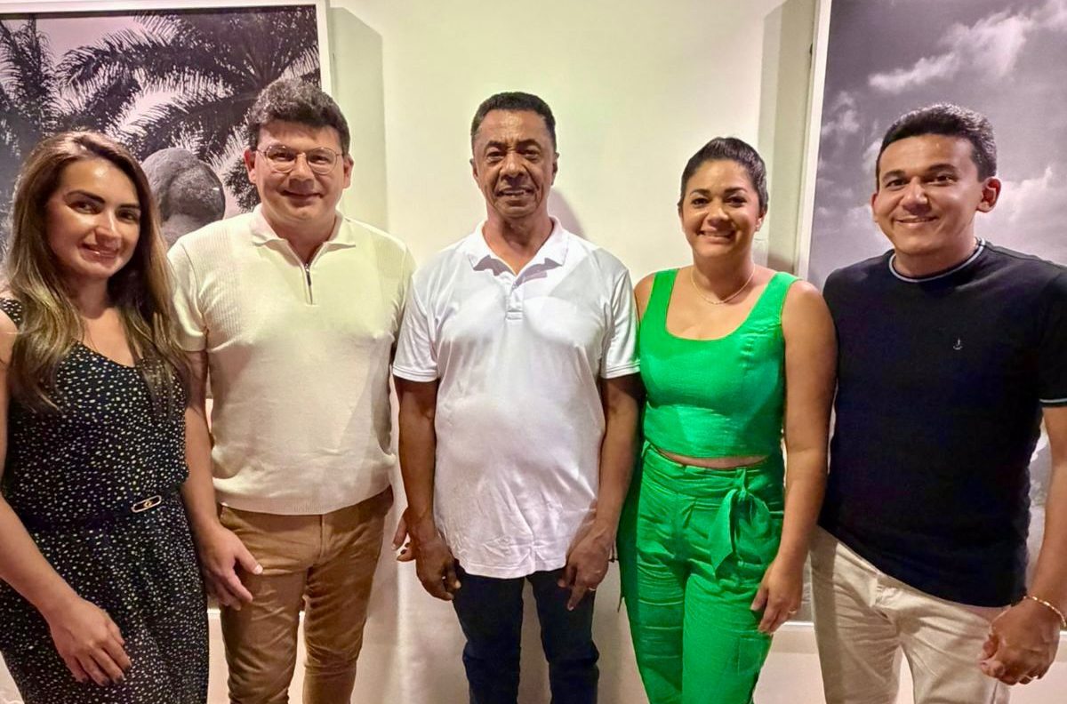 Esposa e irmão de prefeito de Santa Rita trocam de partido