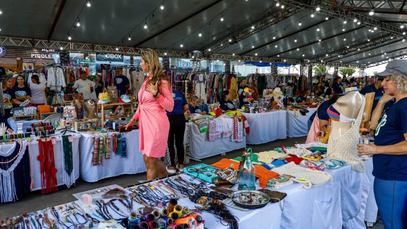 Feira Móvel no Busto de Tamandaré encanta turistas e moradores com diversidade de produtos artesanais e gastronômicos