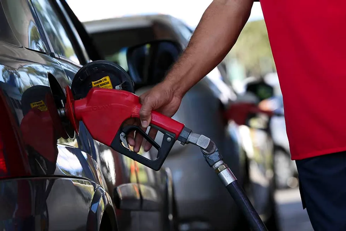 Gasolina em Campina Grande: preço mínimo despenca em abril; veja onde economizar