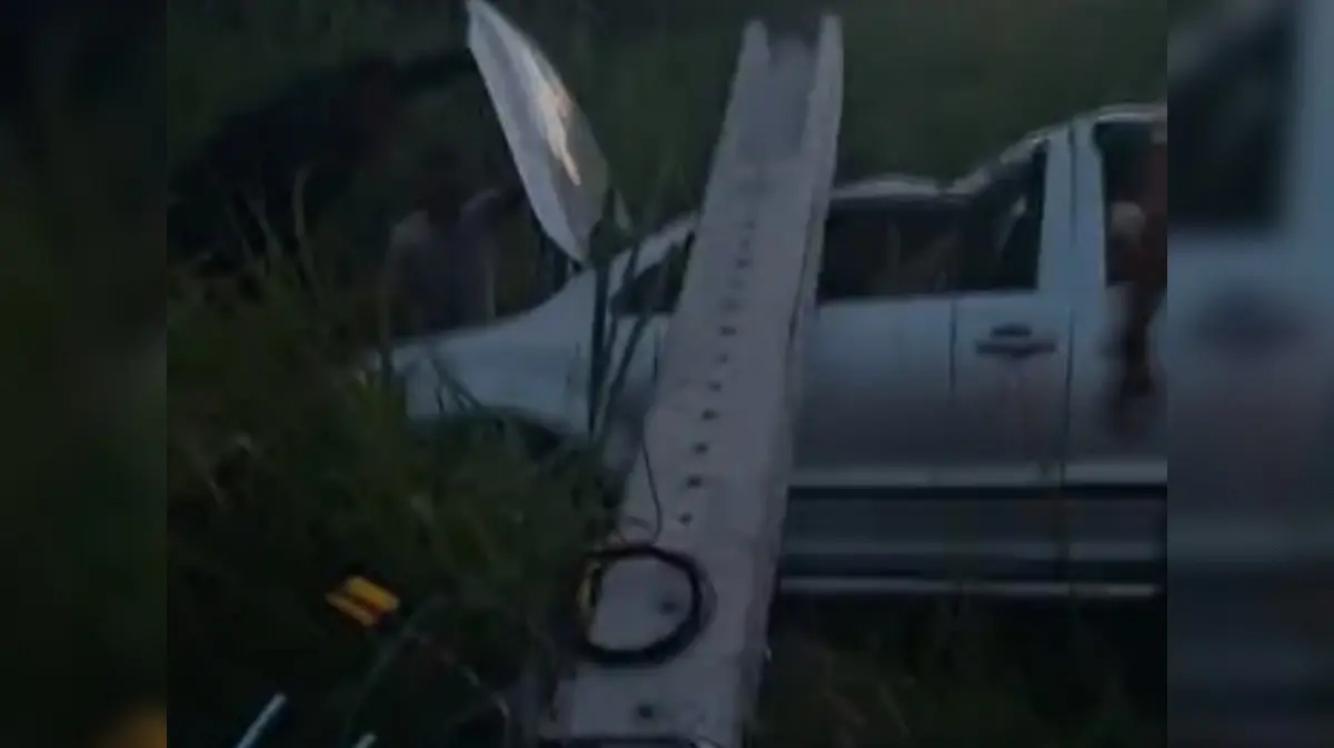 Homem morre eletrocutado ao se aproximar de acidente com poste