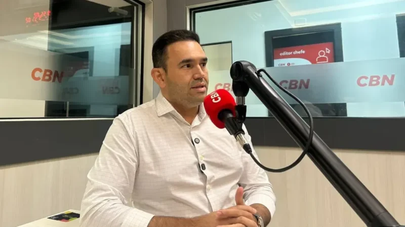 Jhony Bezerra muda tom com aliados de Cícero, mas critica Bruno
