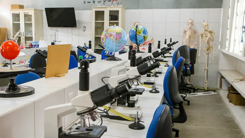 João Pessoa Inova na Educação com Laboratórios de Ciências e Kits Pedagógicos para Alunos do Fundamental