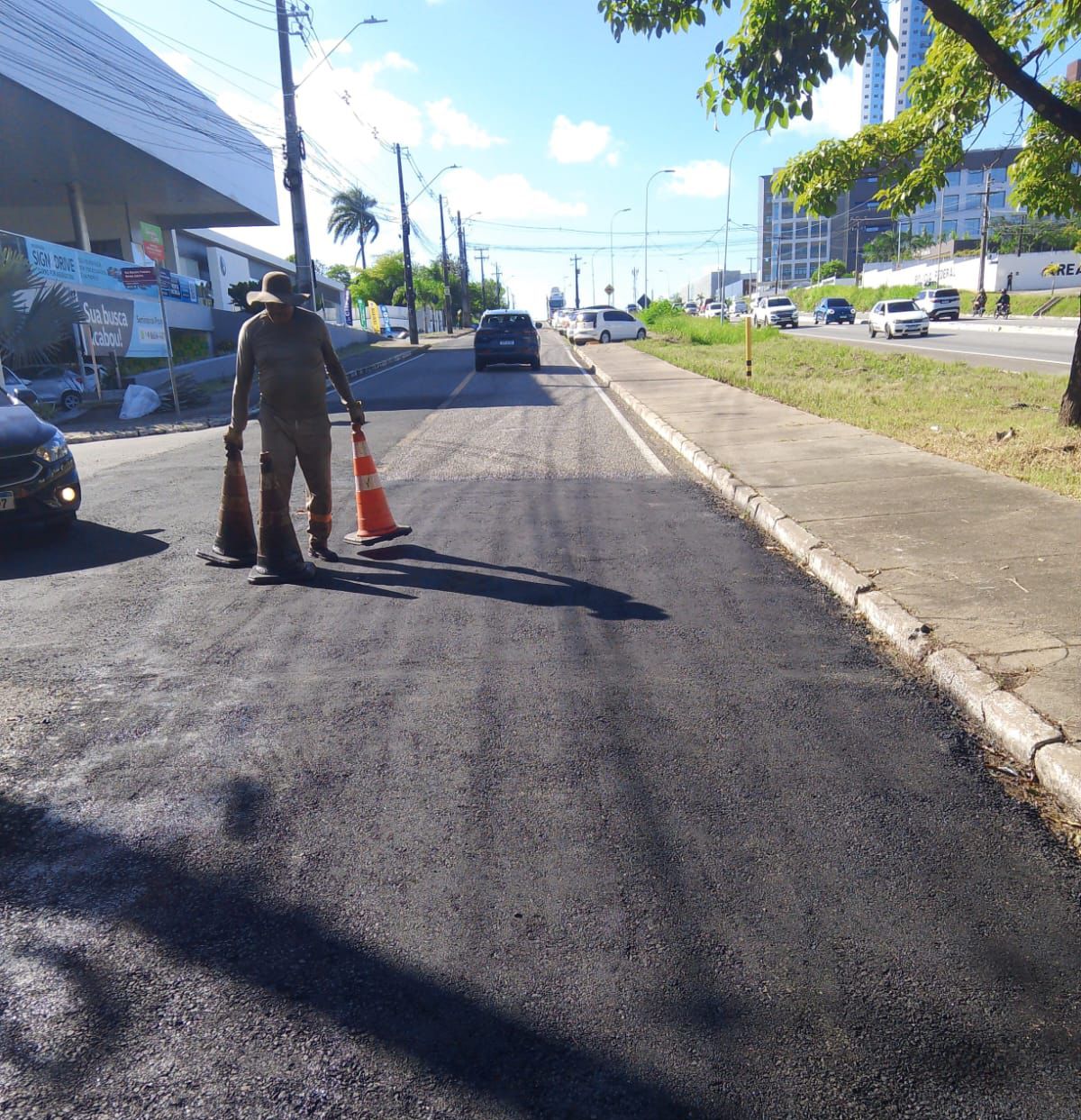 João Pessoa intensifica reparos em vias com operação tapa-buraco em 26 bairros nesta quinta-feira