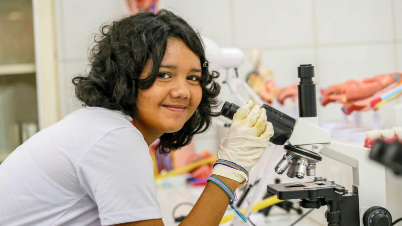 João Pessoa revoluciona ensino fundamental com 22 laboratórios de ciências e mais de 8 kits pedagógicos para inspirar jovens cientistas