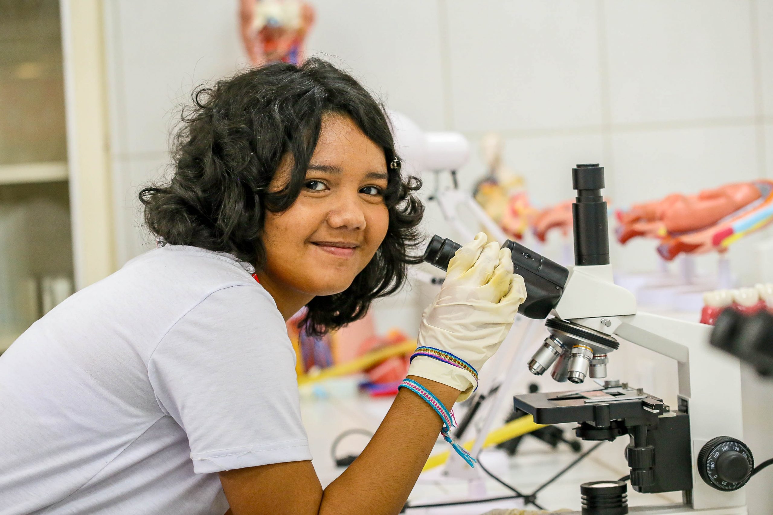João Pessoa revoluciona ensino fundamental com 22 laboratórios de ciências e mais de 8 kits pedagógicos para inspirar jovens cientistas